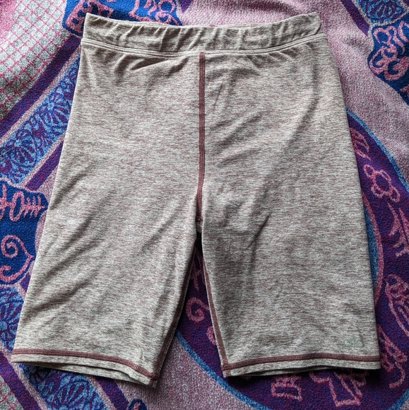 Alo 7" High Waist Alosoft Flow Biker Short - Picture 2 of 4